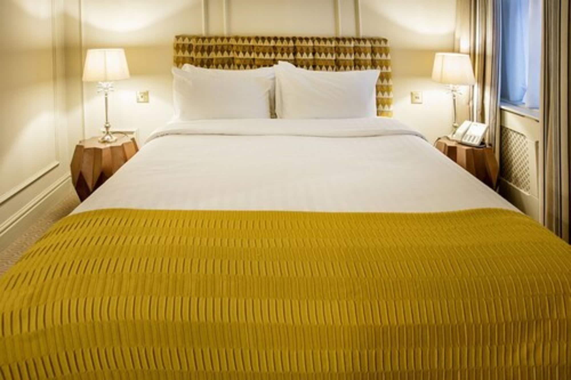 Hotel Cromwell Stevenage Bagian luar foto