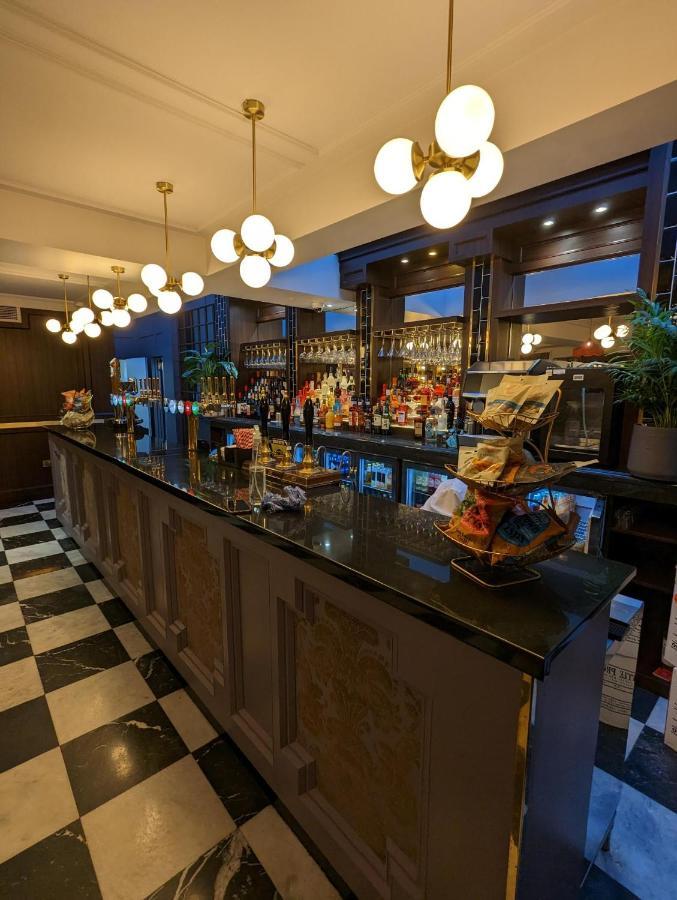 Hotel Cromwell Stevenage Bagian luar foto