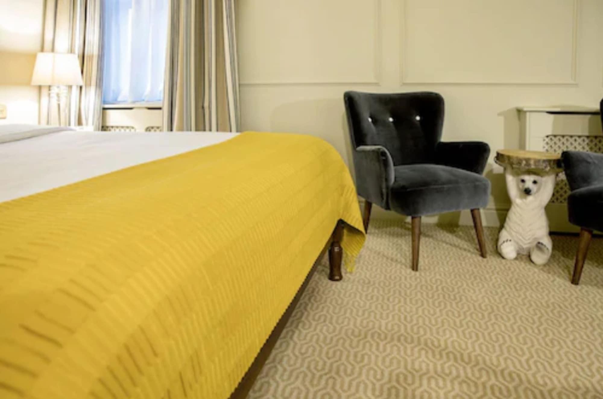 Hotel Cromwell Stevenage Bagian luar foto