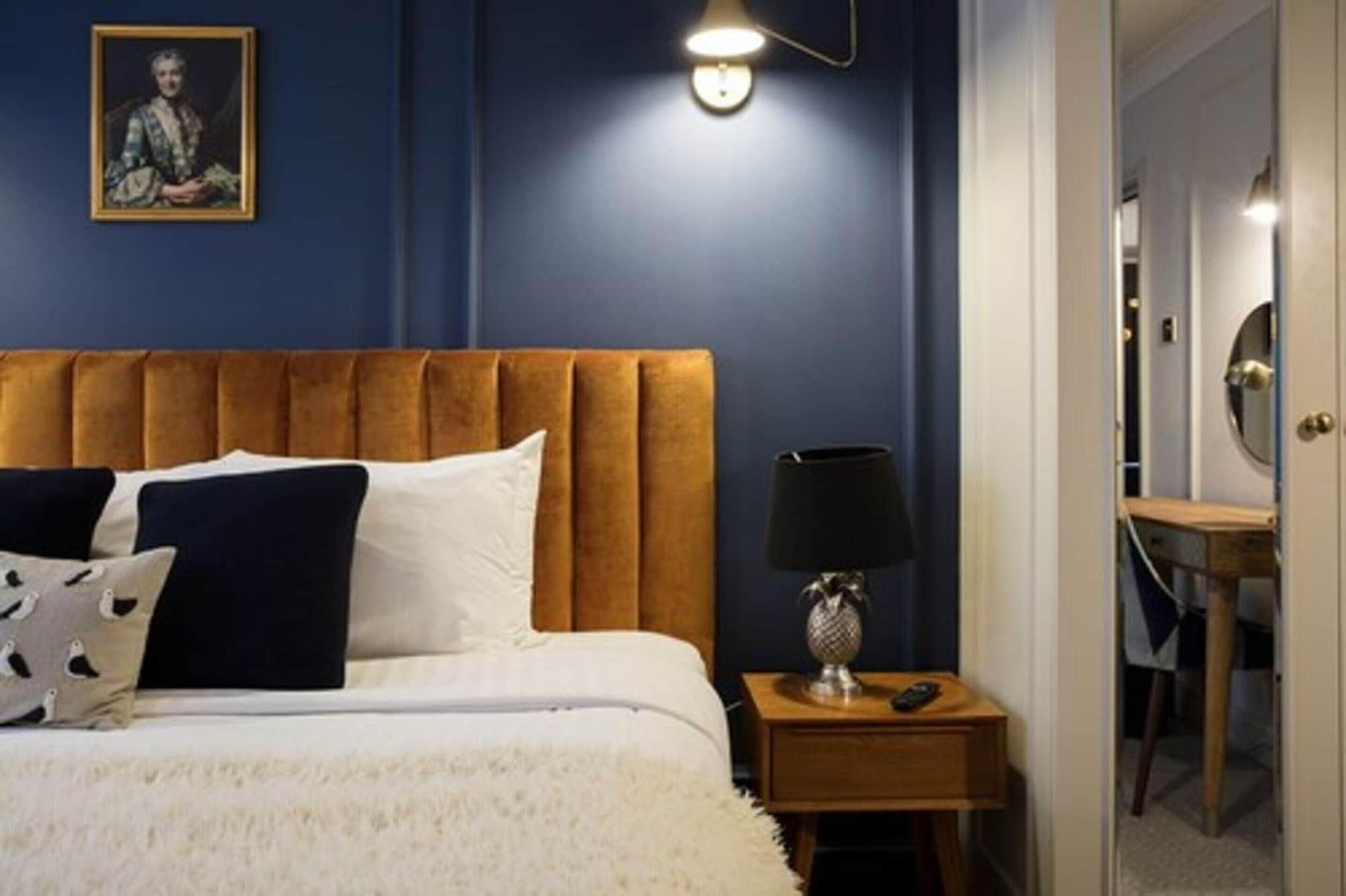 Hotel Cromwell Stevenage Bagian luar foto