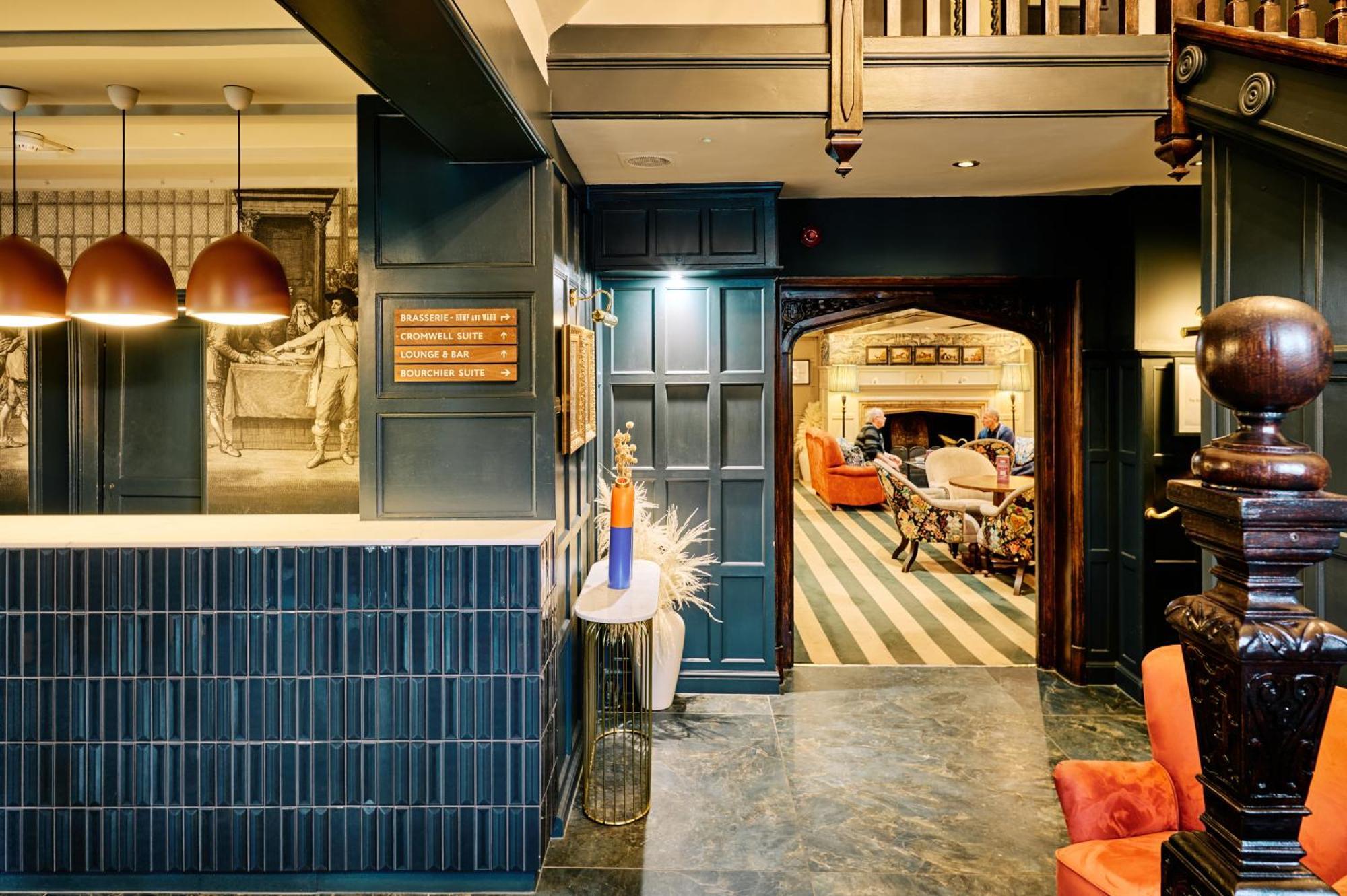 Hotel Cromwell Stevenage Bagian luar foto