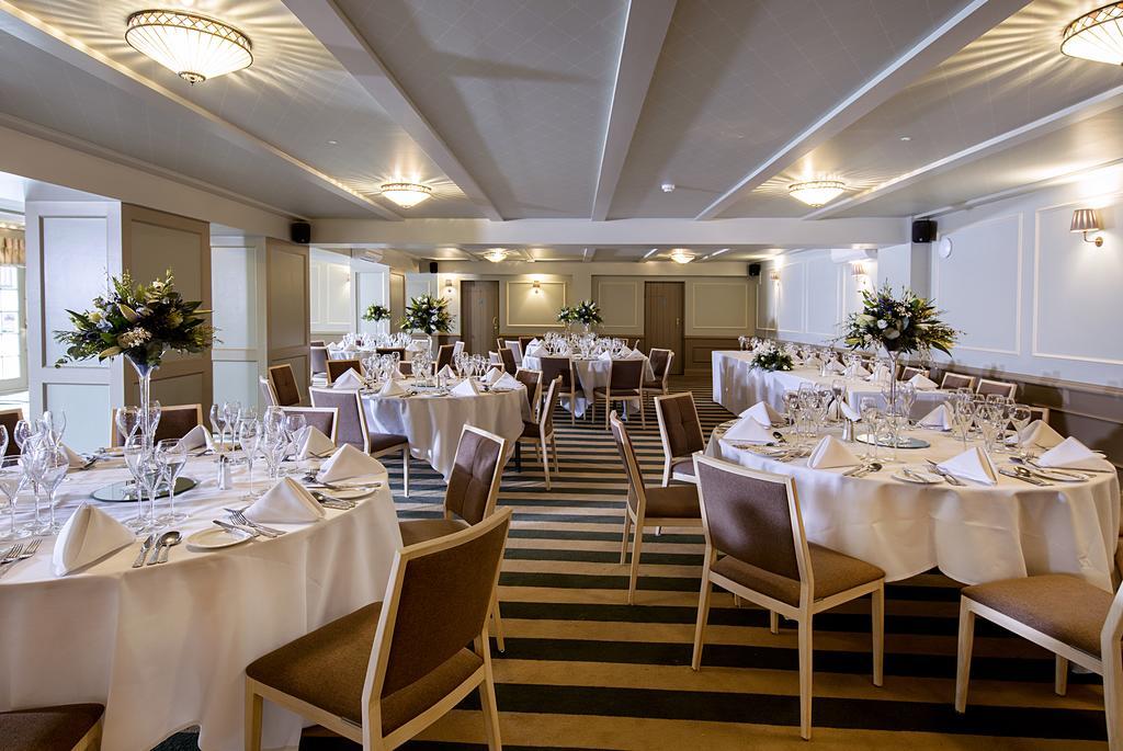 Hotel Cromwell Stevenage Bagian luar foto
