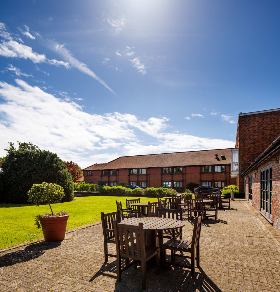 Hotel Cromwell Stevenage Bagian luar foto