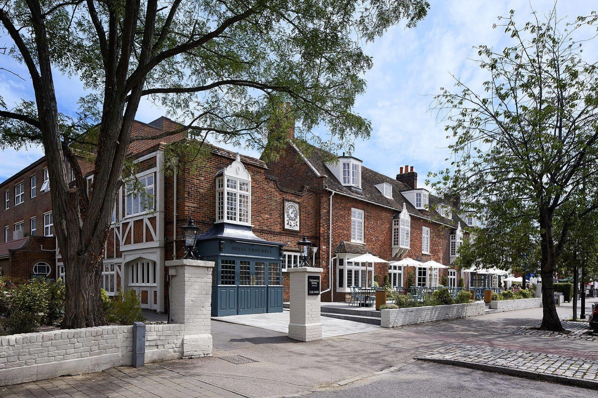 Hotel Cromwell Stevenage Bagian luar foto