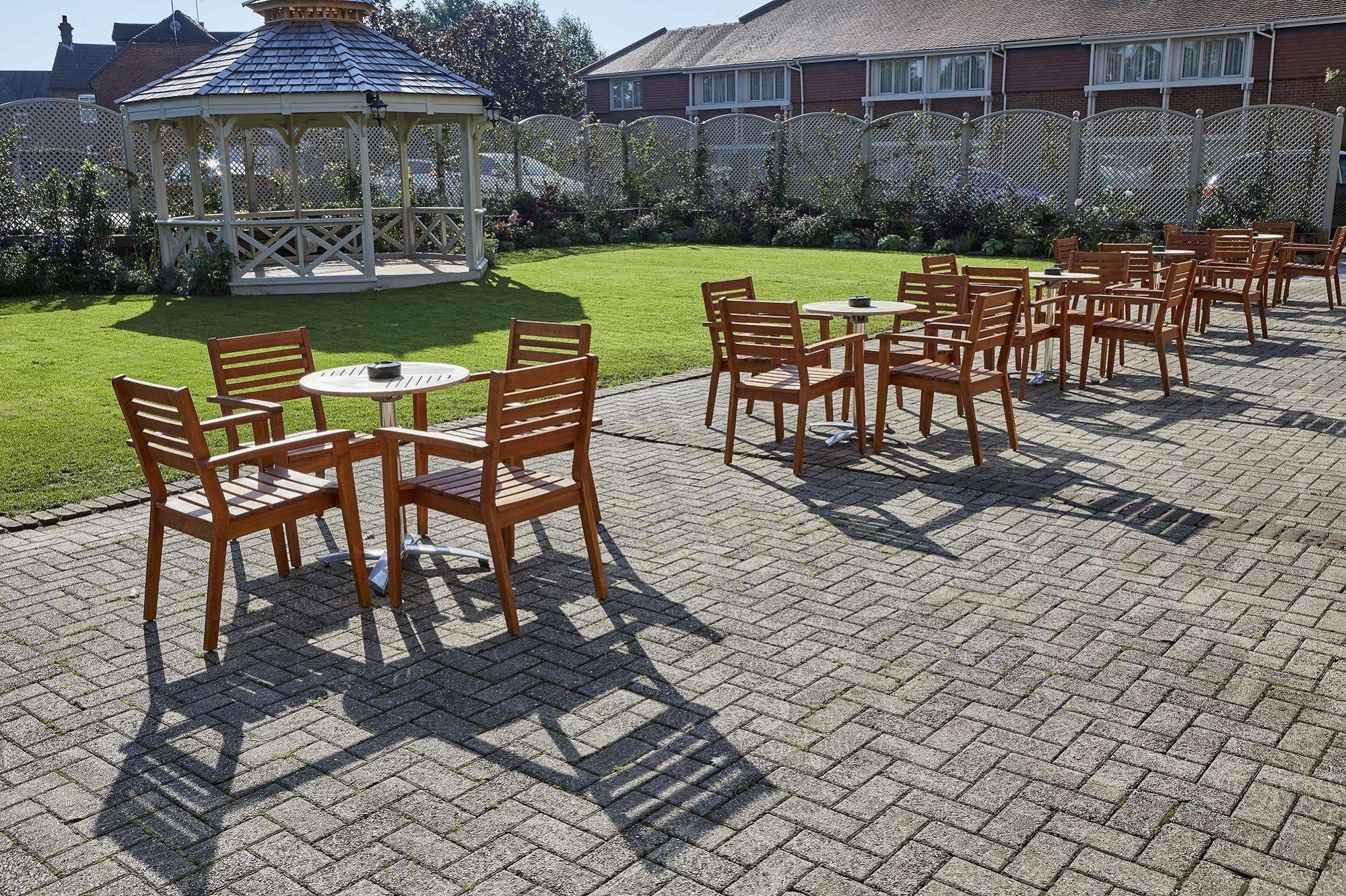 Hotel Cromwell Stevenage Bagian luar foto