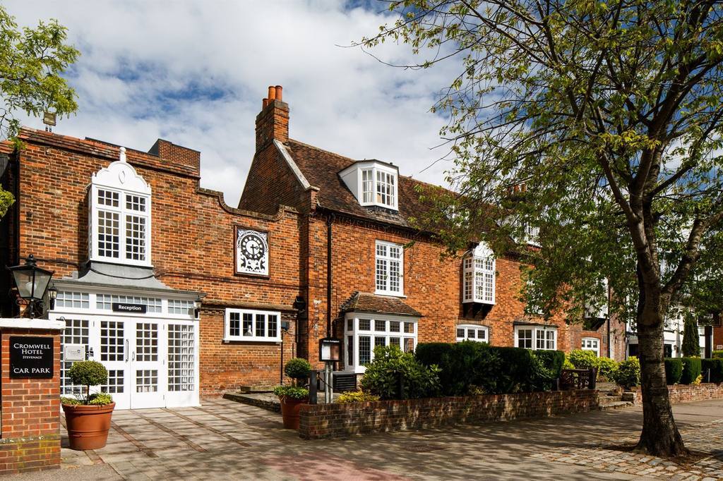 Hotel Cromwell Stevenage Bagian luar foto