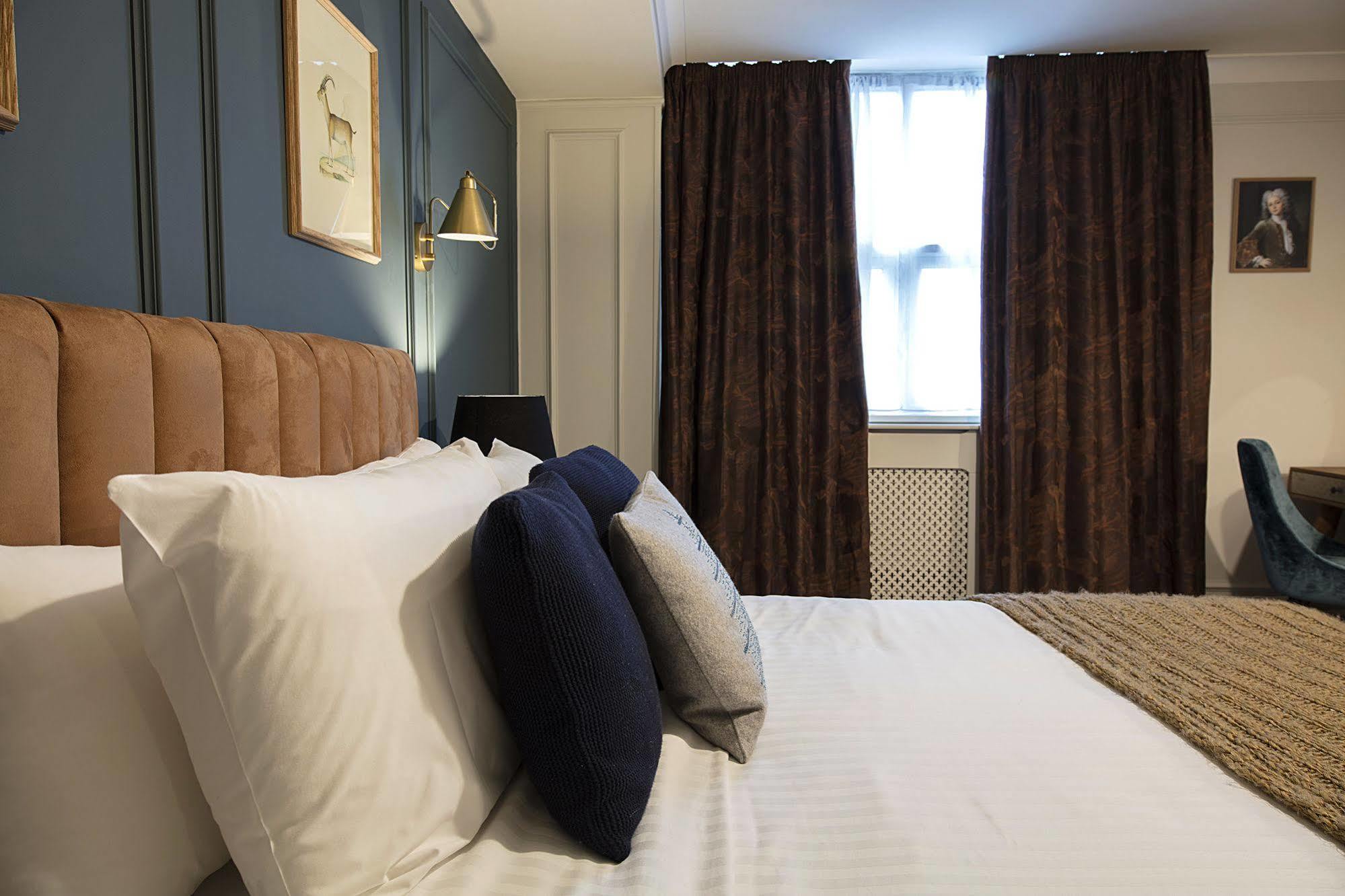 Hotel Cromwell Stevenage Bagian luar foto