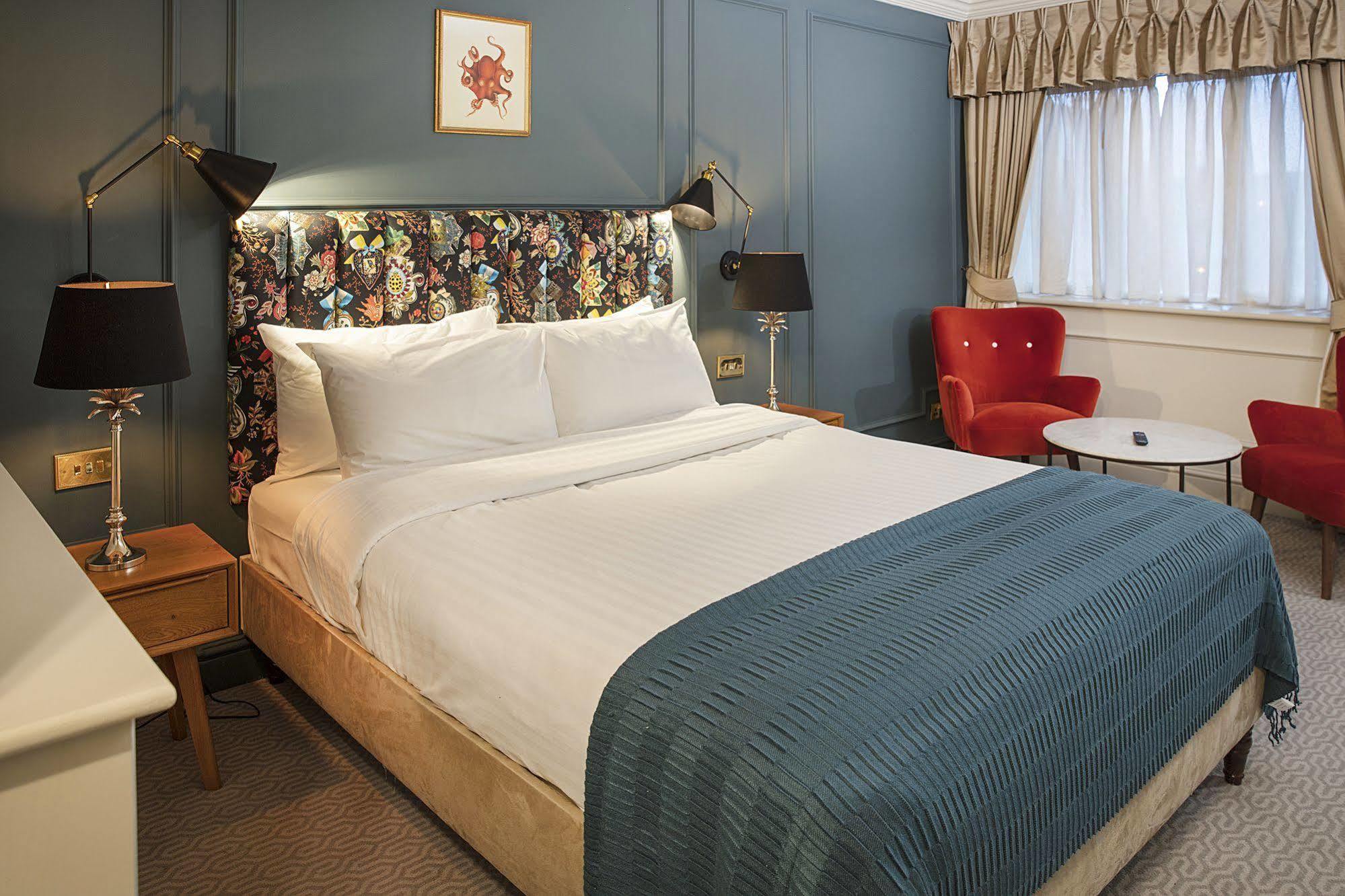 Hotel Cromwell Stevenage Bagian luar foto